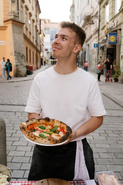 Pop-up DAMO PIZZA v centru Brna — fotka 10 z 24