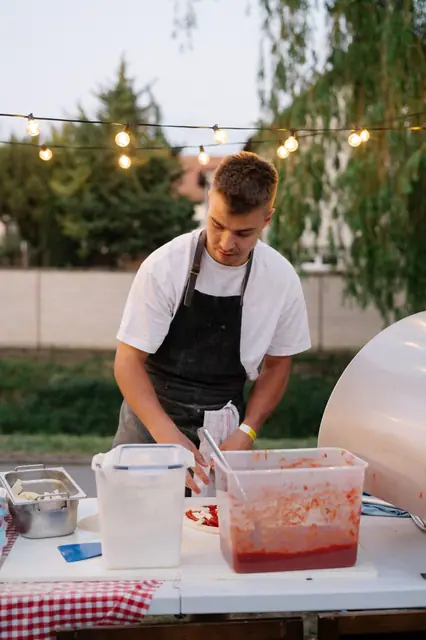 Večerní pop-up DAMO PIZZA — fotka 15 z 31